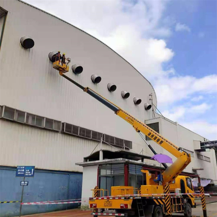 南召高空作业车出租服务：专业广告牌安装解决方案