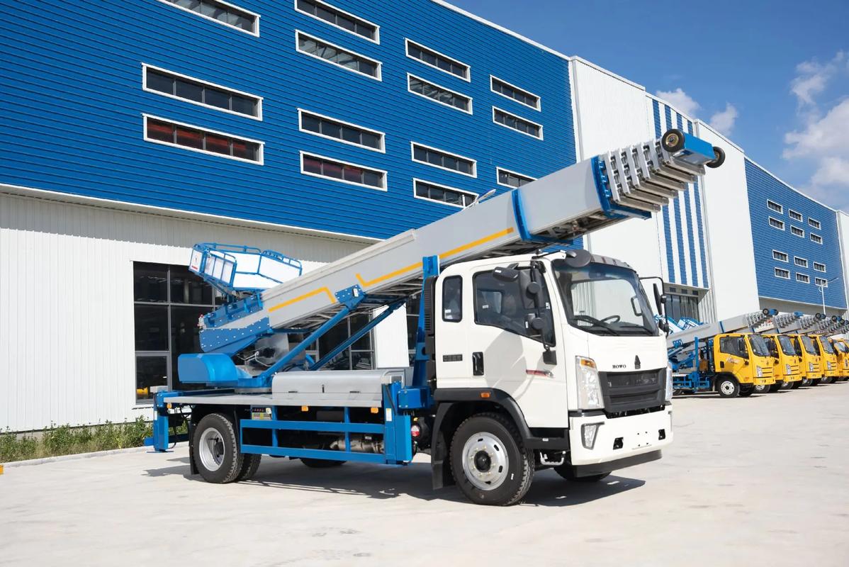 南召出租云梯车高空作业车 建筑垃圾搬运